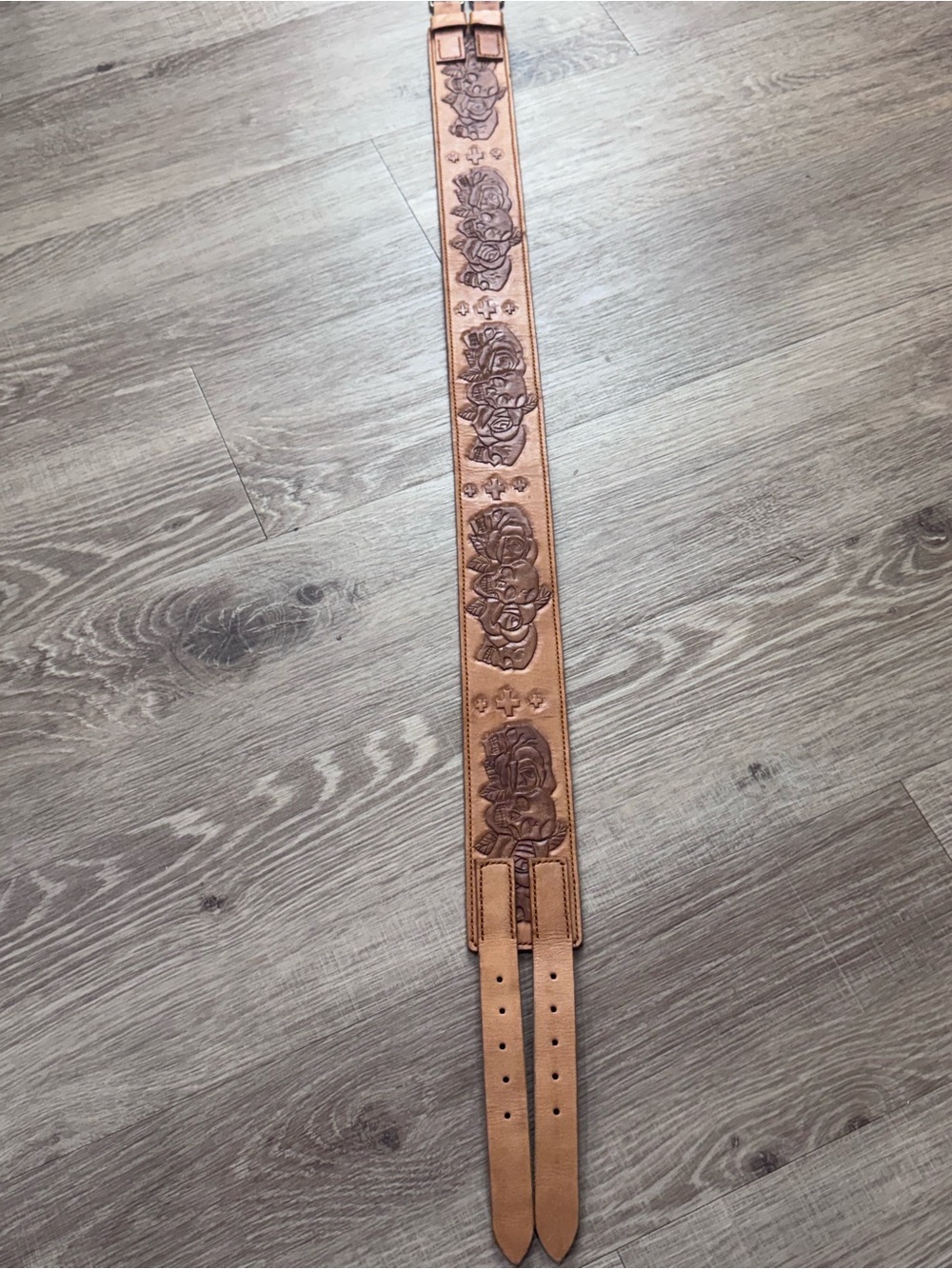 Gorgeous vintage genuine leather statement belt w/incredible embossed leather